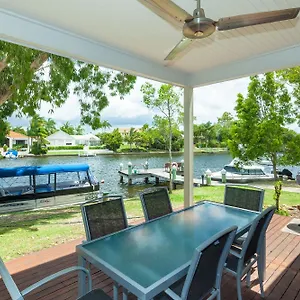 4* Semesteranläggning (resort) Noosa Entrance Waterfront