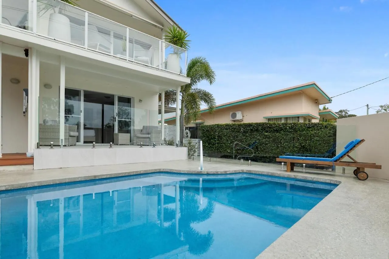 Lazy Days 1 By Stay Noosa location
